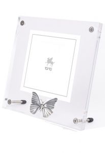 Macro de foto de vidrio acrílico con mariposa para cenizas