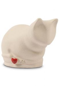 Urna para gato en cerámica hecha a mano con corazón – blanca