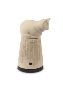 Urna para cenizas de gato en cerámica hecha a mano con corazón – blanca