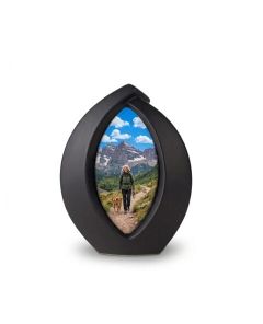 Mini urna funeraria de cerámica ‘Forever Framed’ negro mate, personalizable con imagen
