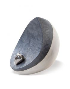 Urna funeraria cerámica con corazón de plata