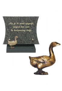Memorial con pato de bronce