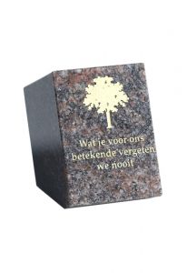 Memorial con árbol