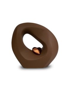 Miniurna de cerámica marrón caoba 'Infinidad' con corazón color bronce