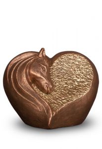 Urna en forma de corazón para caballos