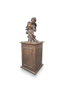 Urna funeraria de ángel ‘Ángel del Recuerdo’ sobre pedestal en varios colores